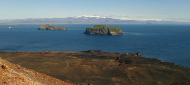 Blick vom Eldfell auf den Eyjafjallajökull Foto: (c) ReiseLeise